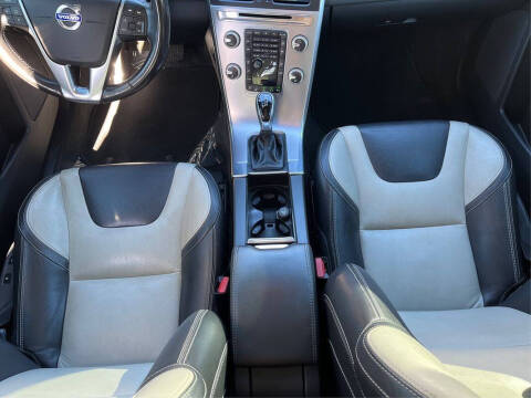 2017 Volvo XC60 T6 Dynamic