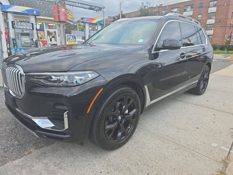 2020 BMW X7 40i's photo