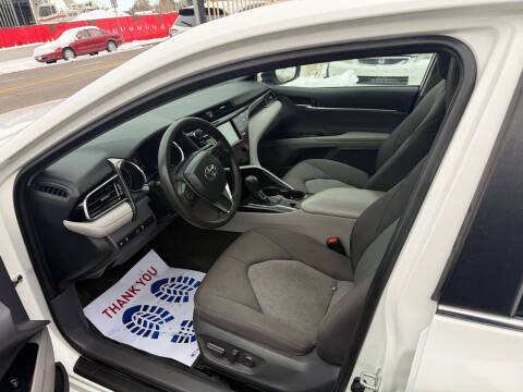 2019 Toyota Camry Hybrid LE