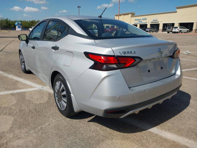 2020 Nissan Versa Sedan S photo 3