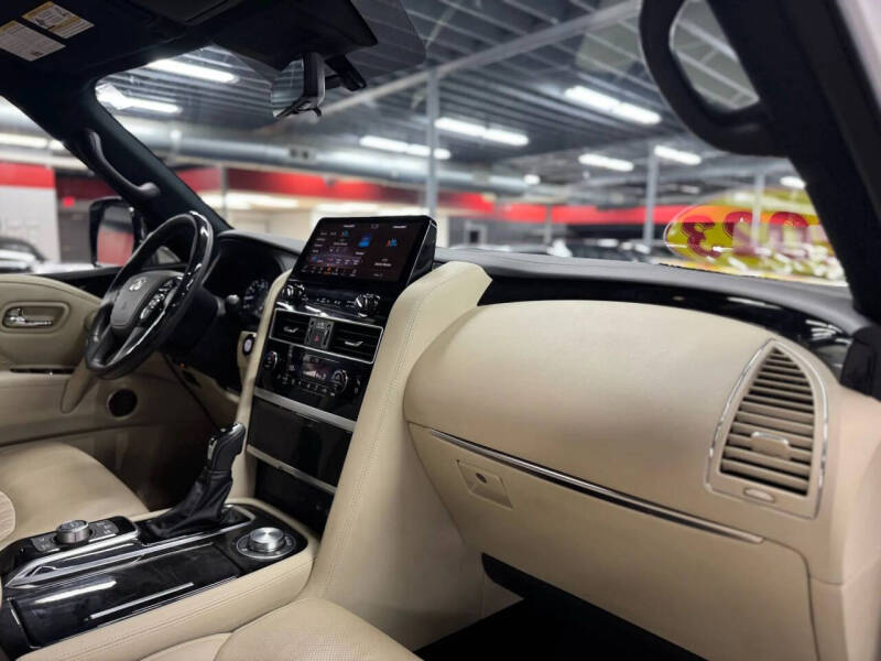 2023 Infiniti QX80 Sensory