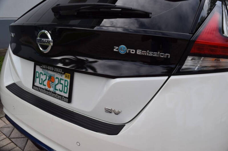2022 Nissan LEAF SV