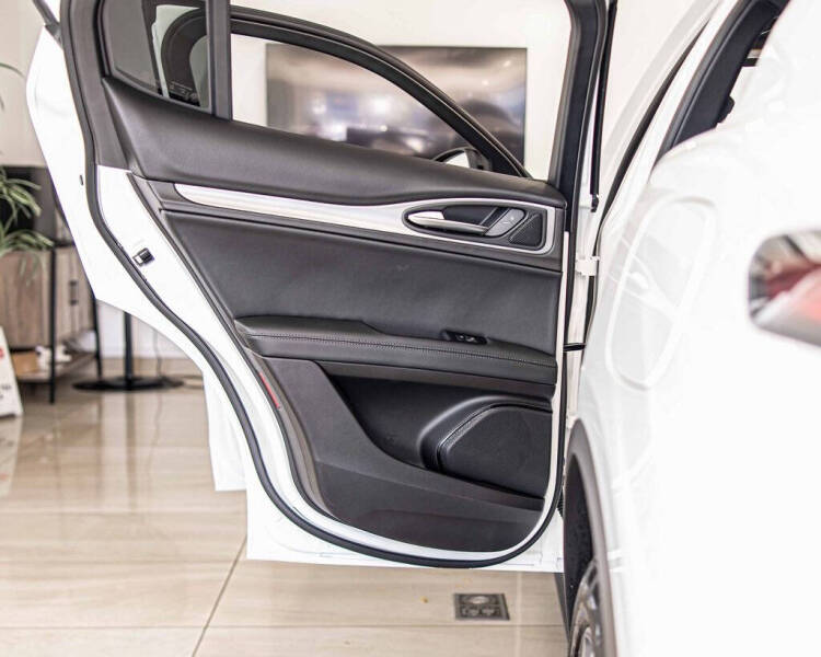 2025 Alfa Romeo Stelvio