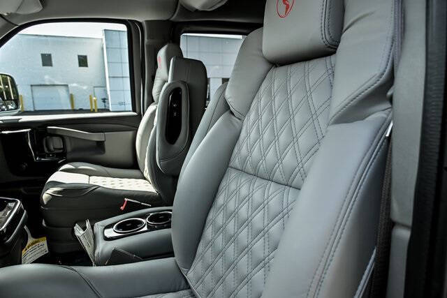 2025 GMC Savana 2500