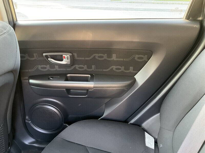 2013 Kia Soul +