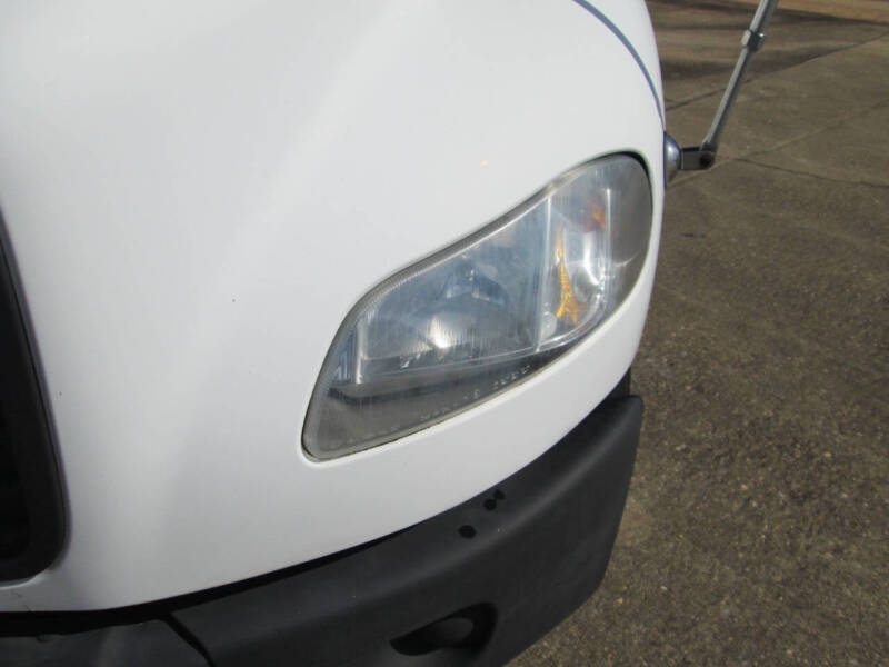 2007 Freightliner Business class M2