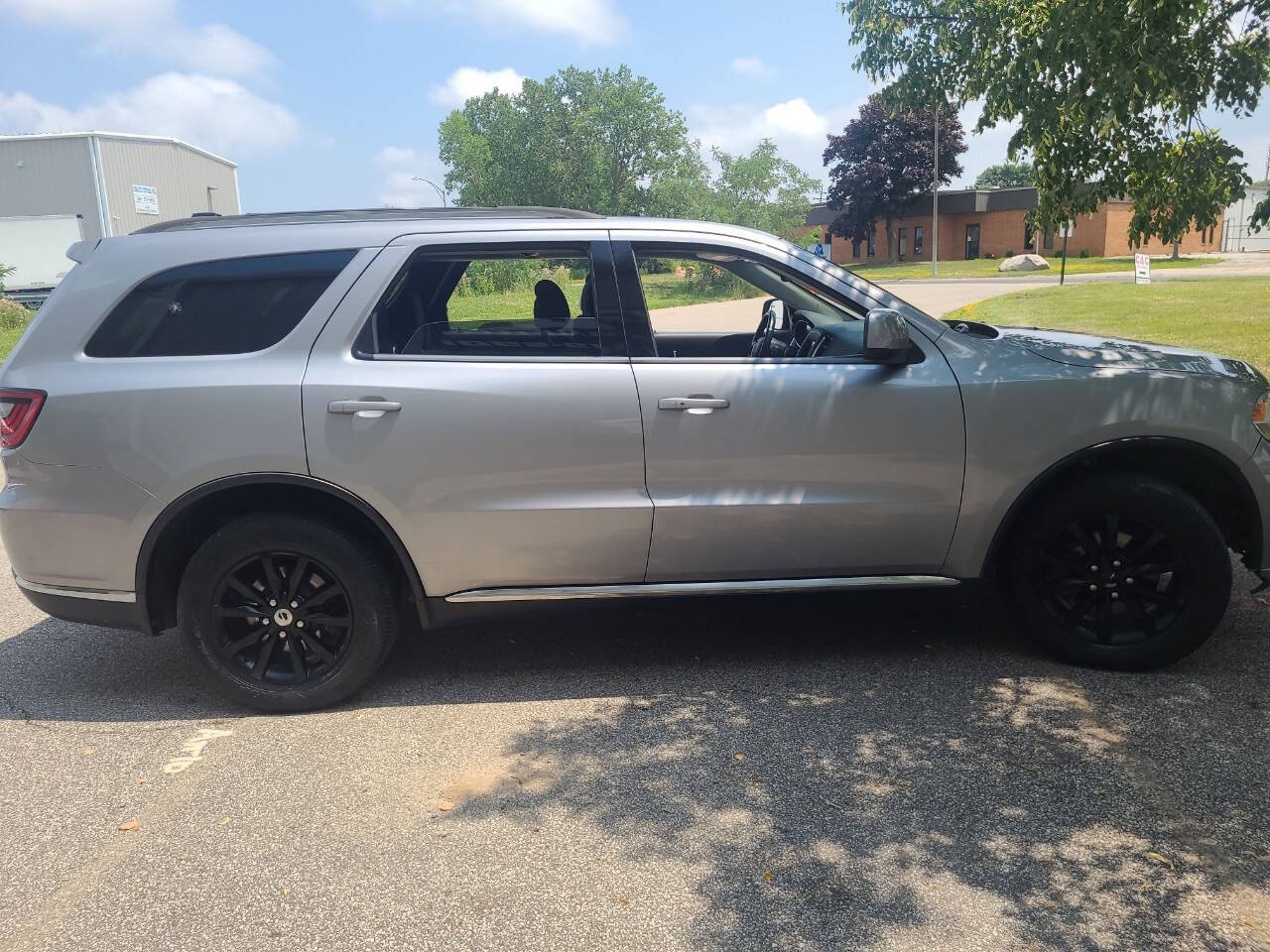 View vehicle photo 4