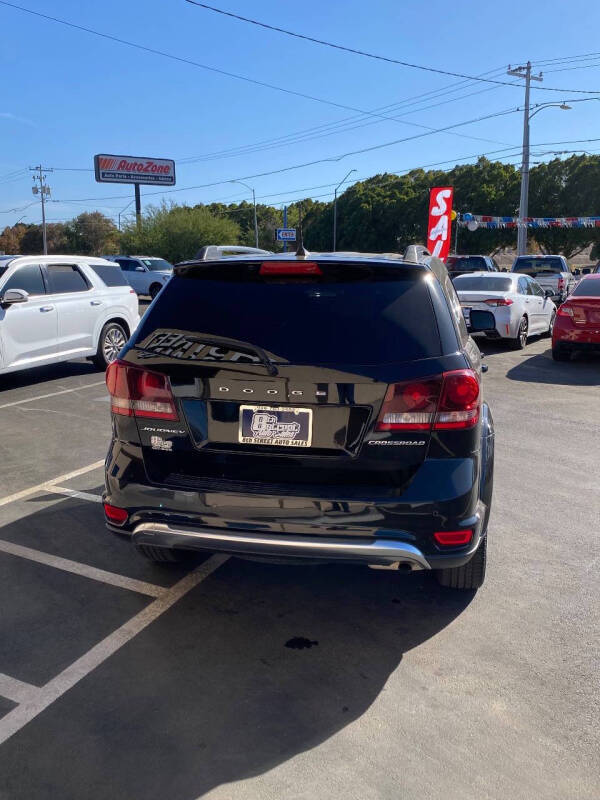 2020 Dodge Journey Crossroad photo 6