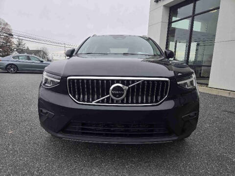 2023 Volvo XC40 B5 Plus Bright Theme