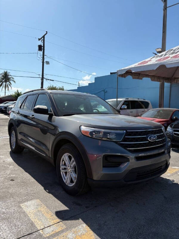 2024 Ford Explorer XLT