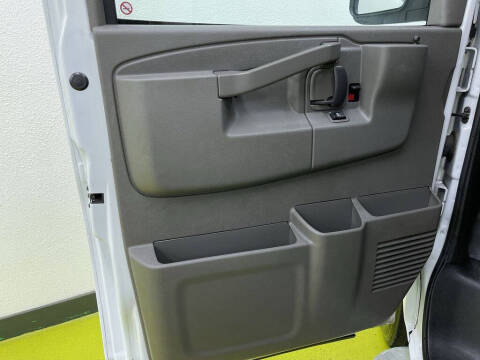 2022 Chevrolet Express 2500