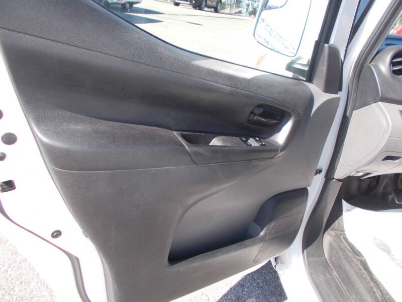 2020 Nissan NV200 SV - Photo 13