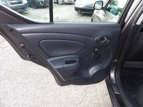 2015 Nissan Versa 1.6 S