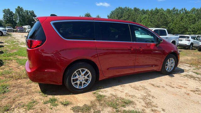 2026 Chrysler Voyager LX