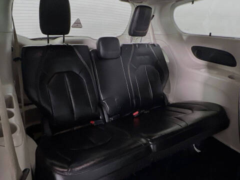 2017 Chrysler Pacifica Touring-L Plus