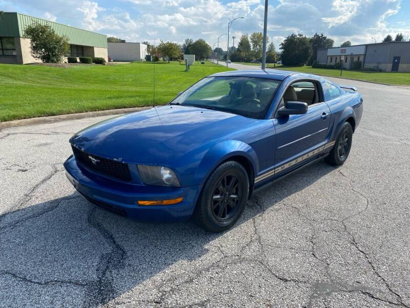 2006 Ford Mustang for sale at JE Autoworks LLC in Willoughby OH