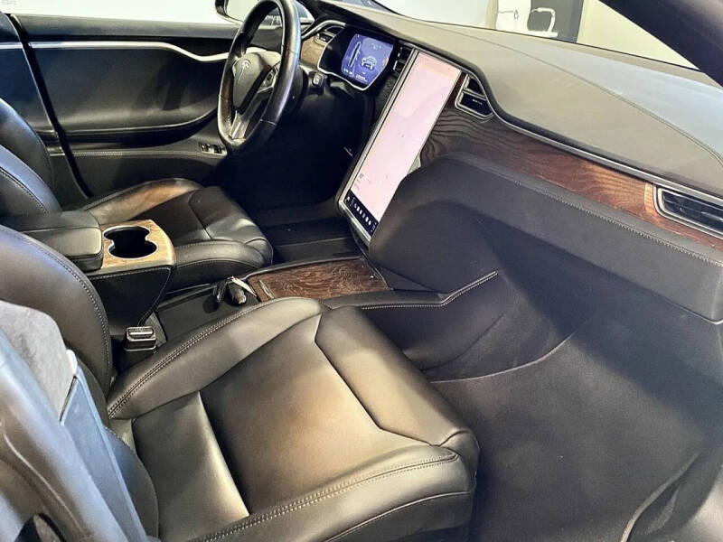 2017 Tesla Model S 75D
