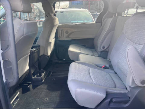 2021 Toyota Sienna LE 8-Passenger