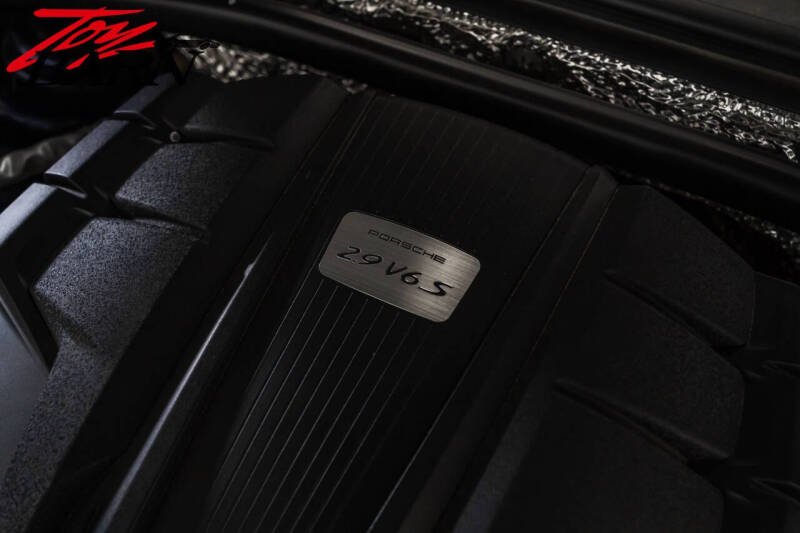 2022 Porsche Macan S