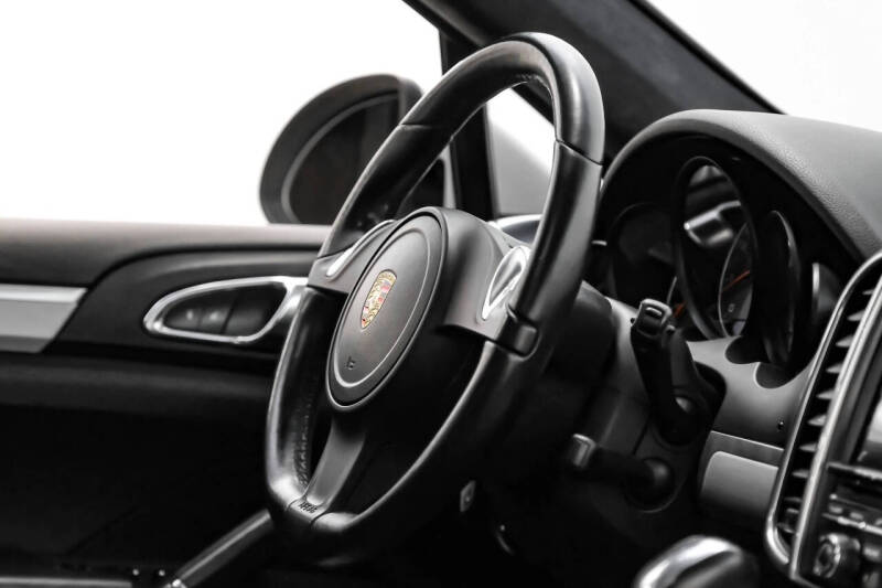 2014 Porsche Cayenne GTS