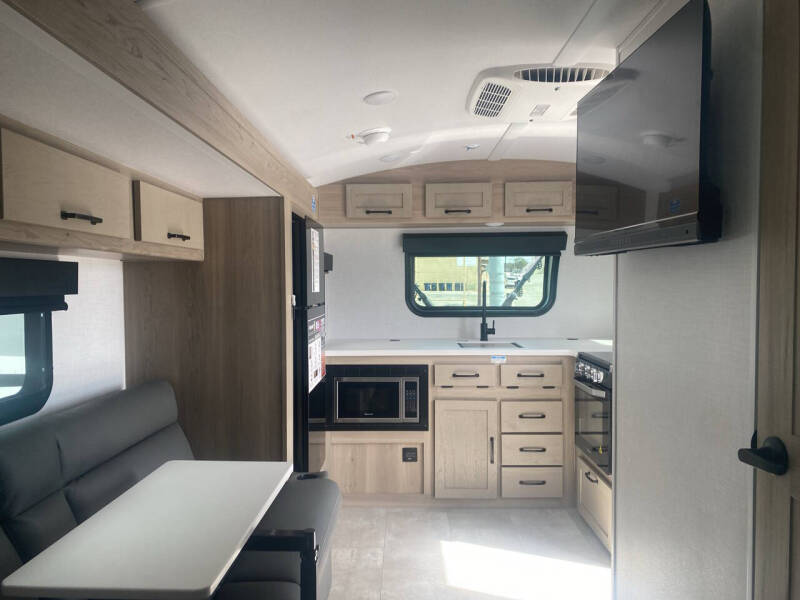 2025 Flagstaff E-PRO 20FK