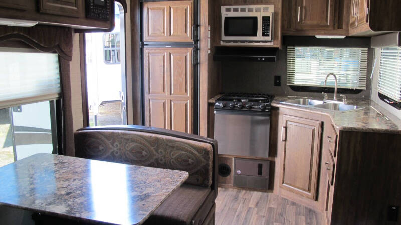 2016 Keystone RV COUGAR 24 SWBE