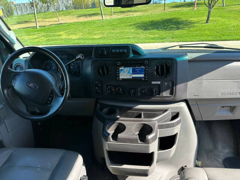 2013 Ford E-Series E-150 XLT