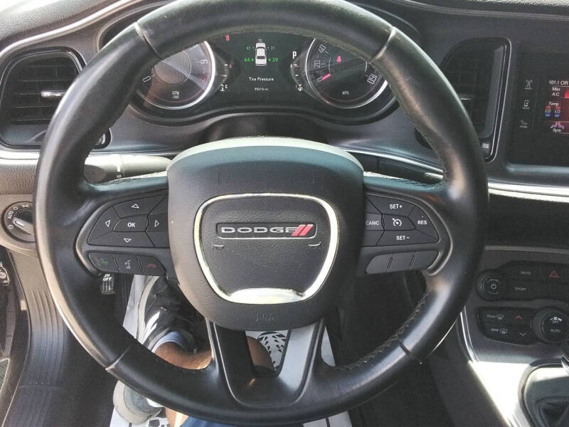 2017 Dodge Challenger SXT