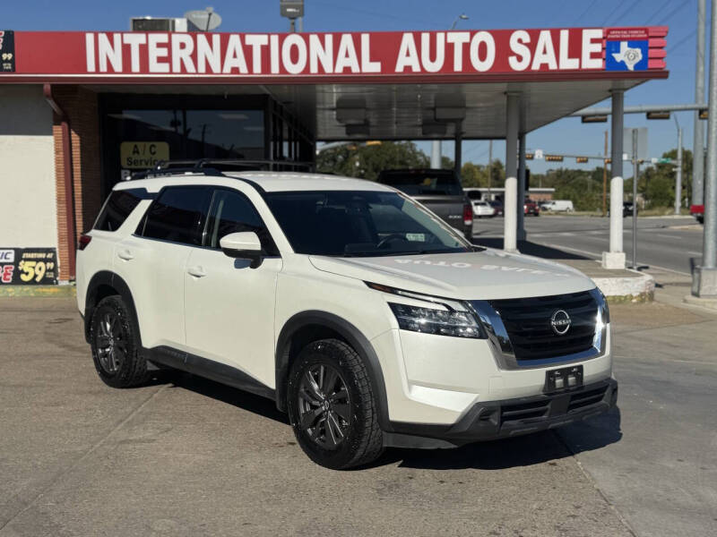 2022 Nissan Pathfinder SV