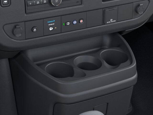 2025 Chevrolet Express 3500