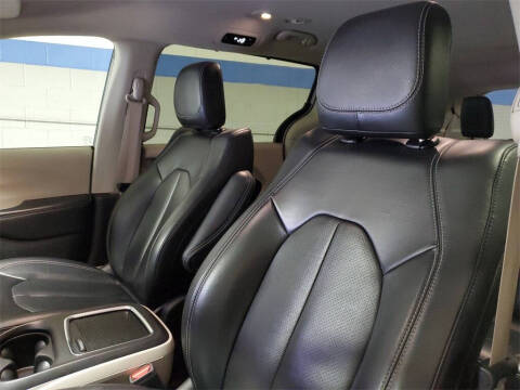 2022 Chrysler Pacifica Touring L