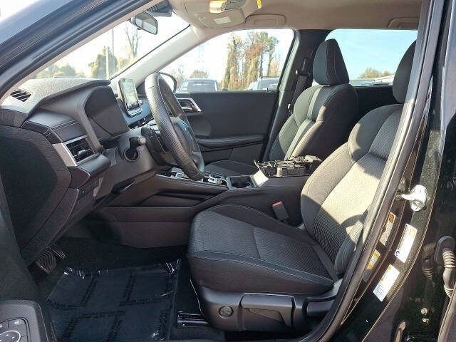 2022 Mitsubishi Outlander ES