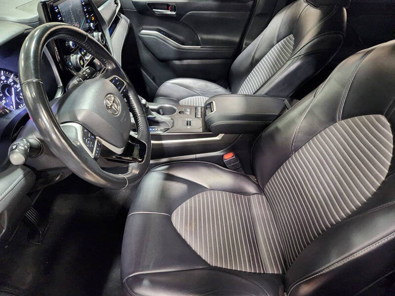 2022 Toyota Highlander XSE