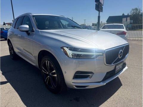 2019 Volvo XC60 T8 eAWD Momentum