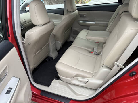 2013 Toyota Prius v Five