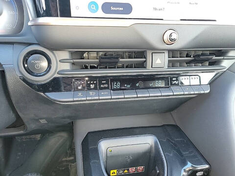 2025 Toyota Crown Signia XLE