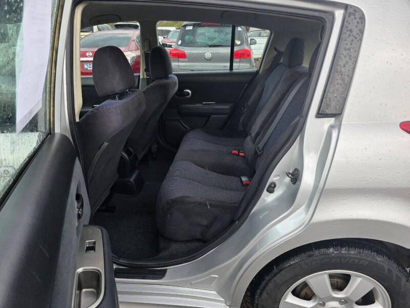 2011 Nissan Versa 1.8 S