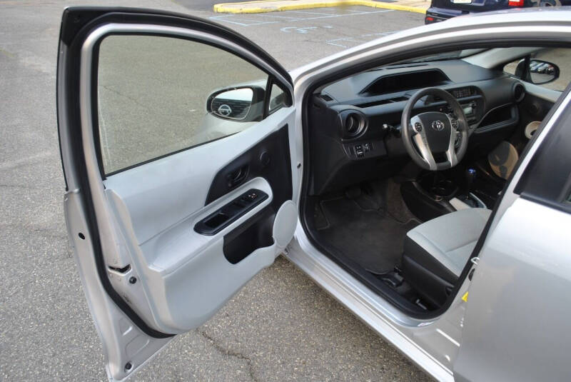 2013 Toyota Prius c One