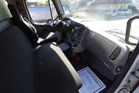 2015 Freightliner M2 106