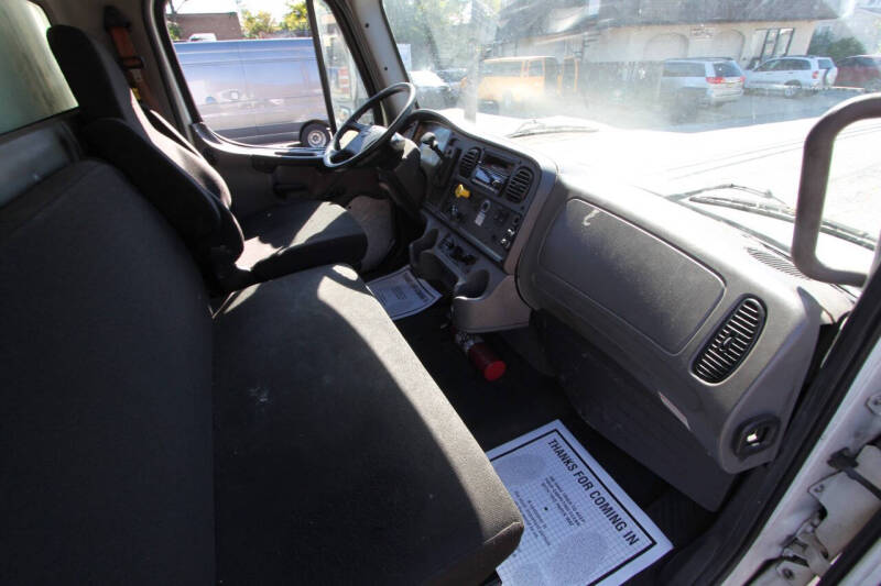 2015 Freightliner M2 106