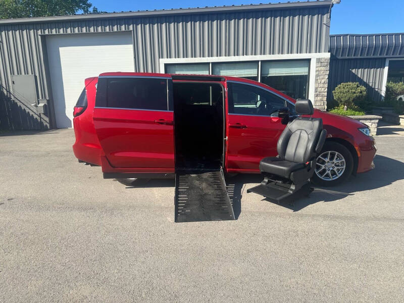 2025 Chrysler Pacifica Select