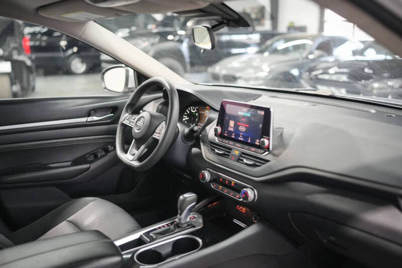 2021 Nissan Altima 2.5 SV