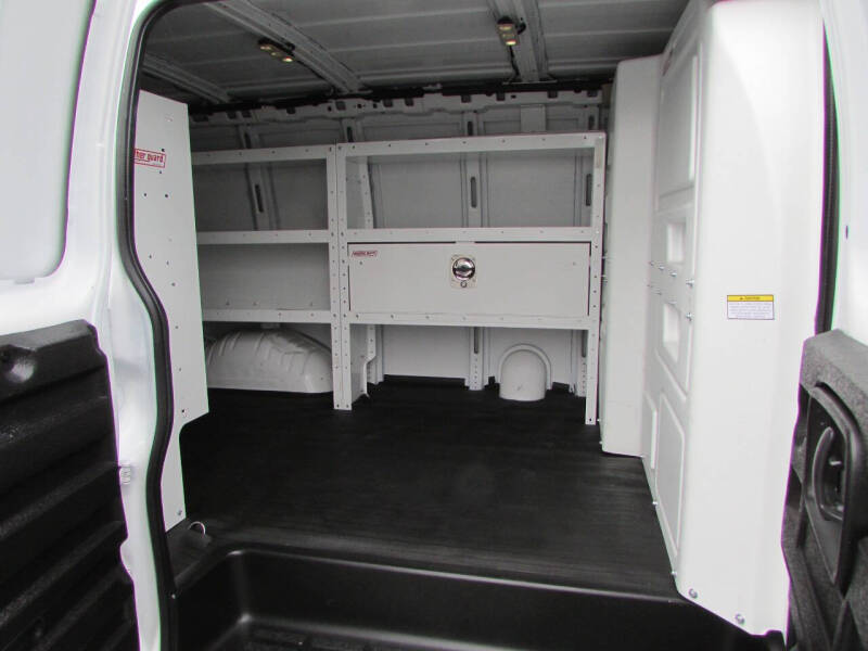 2022 Chevrolet Express 2500