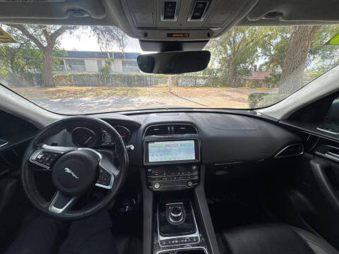 2020 Jaguar F-PACE 25t Prestige