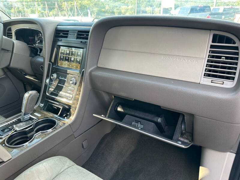 2016 Lincoln Navigator L Select