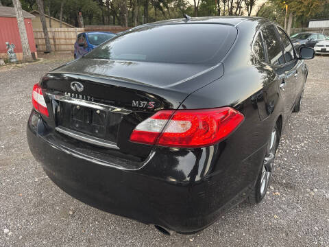 2012 Infiniti M37