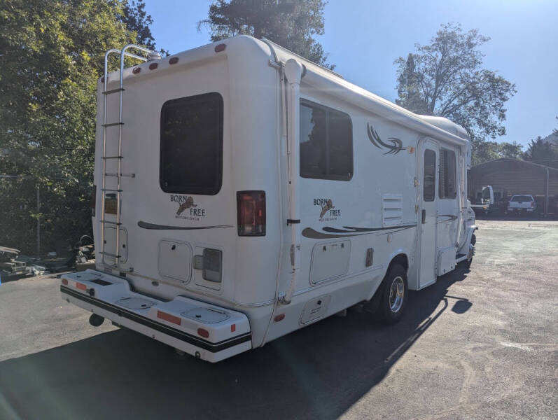 2005 Born Free 26RSB / 26ft