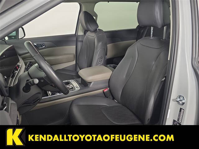 2025 Kia Carnival SX