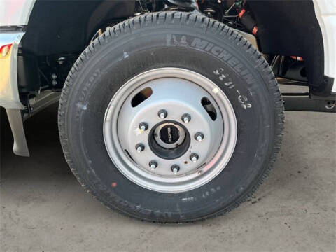 2025 Ford F-350 Super Duty XL