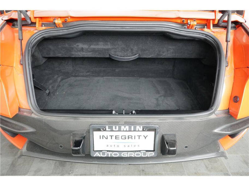 2022 Aston Martin DBS Superleggera